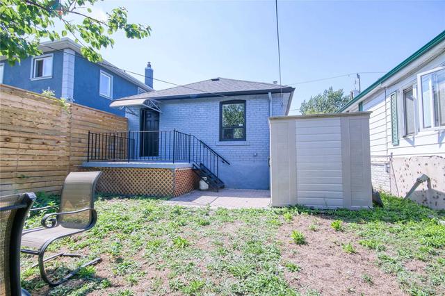 67 Inwood Ave, House detached with 2 bedrooms, 2 bathrooms and 3 parking in Toronto ON | Image 18