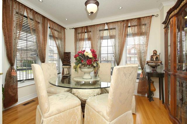 3 Prada Crt, House detached with 4 bedrooms, 5 bathrooms and 5 parking in Brampton ON | Image 9