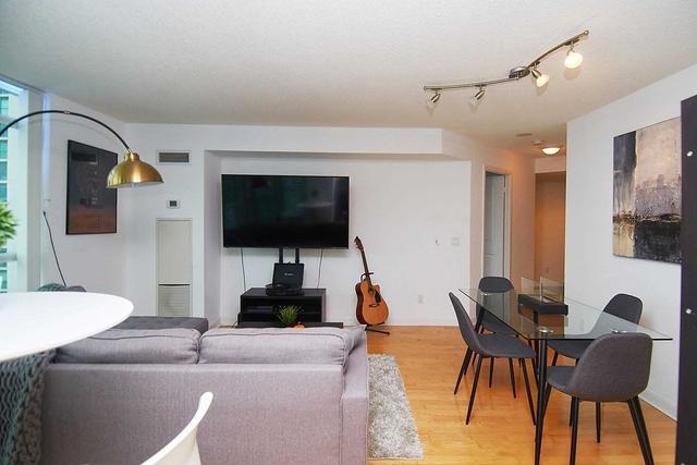 2010 - 235 Sherway Gardens Rd, Condo with 2 bedrooms, 2 bathrooms and 1 parking in Toronto ON | Image 13