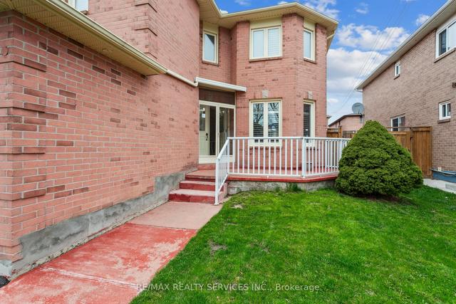 36 Smye Crt, House detached with 4 bedrooms, 4 bathrooms and 6 parking in Brampton ON | Image 23