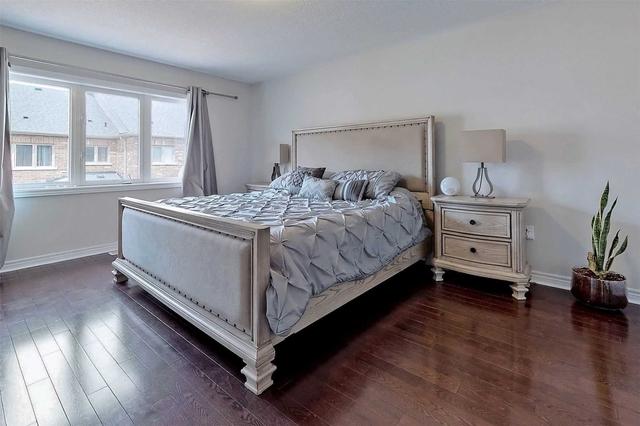 11 Pennycross Cres, House attached with 3 bedrooms, 3 bathrooms and 3 parking in Brampton ON | Image 11