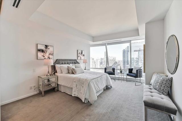 4107 - 180 University Ave, Condo with 2 bedrooms, 3 bathrooms and 1 parking in Toronto ON | Image 14