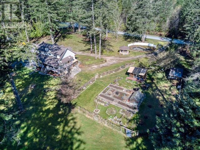 9537 Nassichuk Road, House detached with 4 bedrooms, 2 bathrooms and 8 parking in Powell River C BC | Image 48