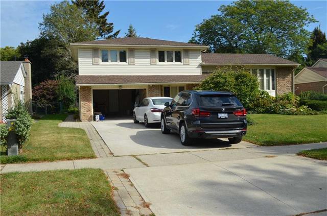 Upper - 215 Simon Dr, House detached with 3 bedrooms, 1 bathrooms and 4 parking in Burlington ON | Image 1