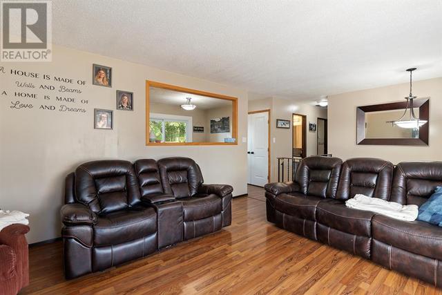 108 3 Avenue W, House detached with 4 bedrooms, 2 bathrooms and 1 parking in Neilburg SK | Image 5