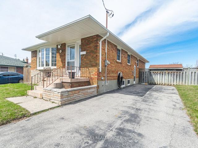 33 Millmere Dr, House detached with 3 bedrooms, 2 bathrooms and 3 parking in Toronto ON | Image 31
