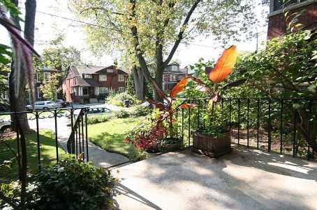 134 Balmoral Ave, House detached with 5 bedrooms, 2 bathrooms and 1 parking in Toronto ON | Image 2