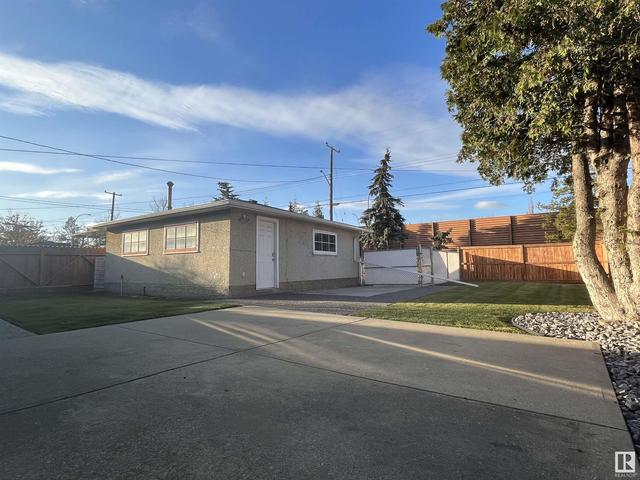 16130 110b Av Nw, House detached with 4 bedrooms, 1 bathrooms and 5 parking in Edmonton AB | Image 8