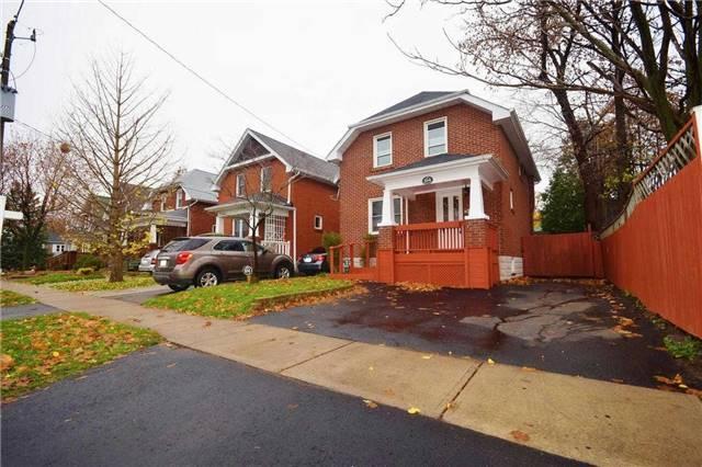 104 Mclaughlin Blvd, House detached with 3 bedrooms, 2 bathrooms and 3 parking in Oshawa ON | Image 1