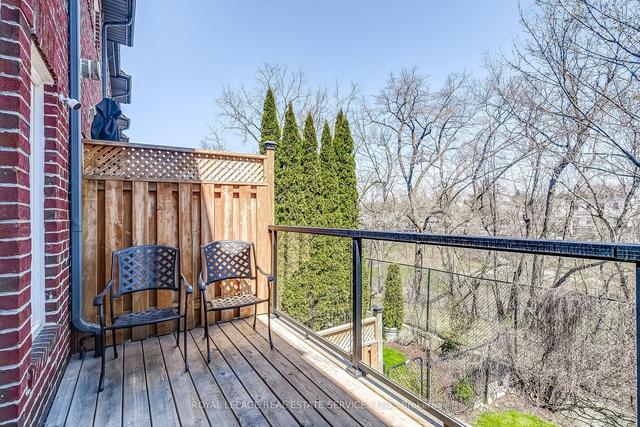 23 Leaves Terr, House attached with 3 bedrooms, 3 bathrooms and 2 parking in Toronto ON | Image 7