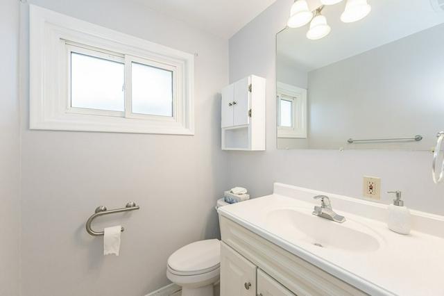 390 Elizabeth St, House detached with 4 bedrooms, 2 bathrooms and 5 parking in Oshawa ON | Image 6