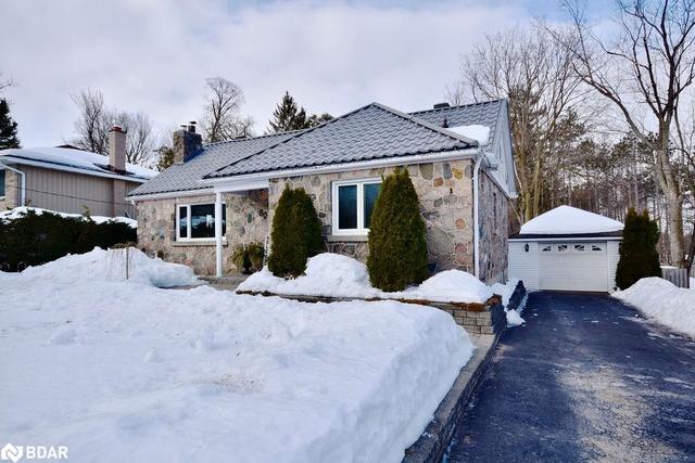 80 William Street, House detached with 3 bedrooms, 2 bathrooms and 6 parking in Barrie ON | Image 3