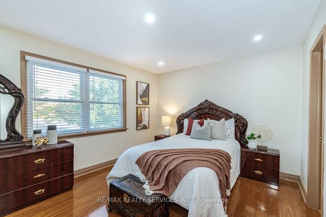 98 Massey St, House detached with 4 bedrooms, 4 bathrooms and 6 parking in Brampton ON | Image 11