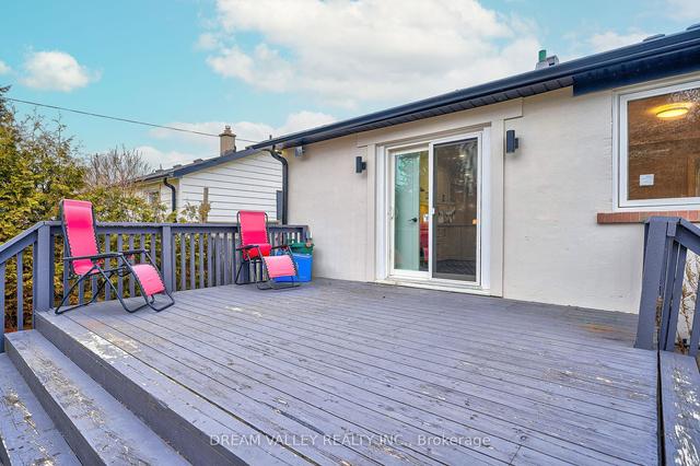 1454 Evangeline Dr, House detached with 3 bedrooms, 2 bathrooms and 3 parking in Oshawa ON | Image 32
