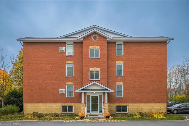 305 - 540 Talbot Place, House attached with 2 bedrooms, 1 bathrooms and 1 parking in Gananoque ON | Image 9