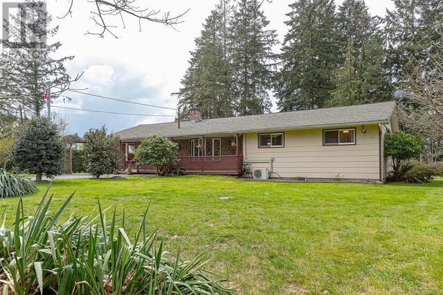 4396 Sears Rd, House detached with 4 bedrooms, 3 bathrooms and 4 parking in Cowichan Valley D BC | Image 3