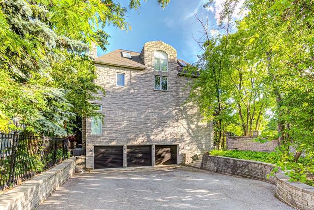 1 Gardenia Crt, House detached with 6 bedrooms, 10 bathrooms and 9 parking in Toronto ON | Image 33