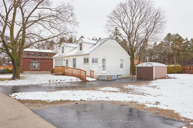 1705 Simcoe St N, House detached with 3 bedrooms, 1 bathrooms and 2 parking in Oshawa ON | Image 19