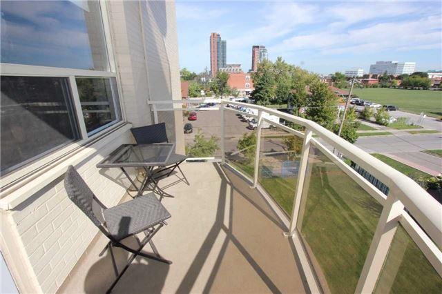 407 - 2961 Dufferin St, Condo with 2 bedrooms, 1 bathrooms and 1 parking in Toronto ON | Image 9