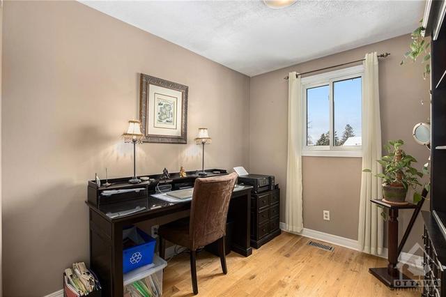 254 Woodfield Drive, Townhouse with 3 bedrooms, 2 bathrooms and 1 parking in Ottawa ON | Image 17