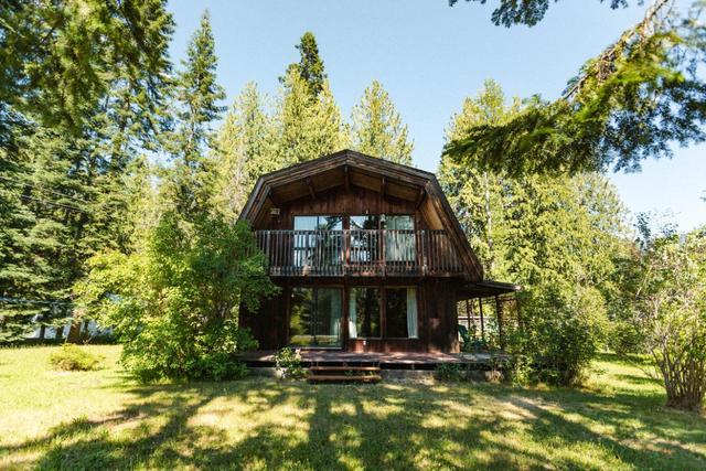 240 Bryan Road, House detached with 3 bedrooms, 2 bathrooms and null parking in Central Kootenay E BC | Image 25