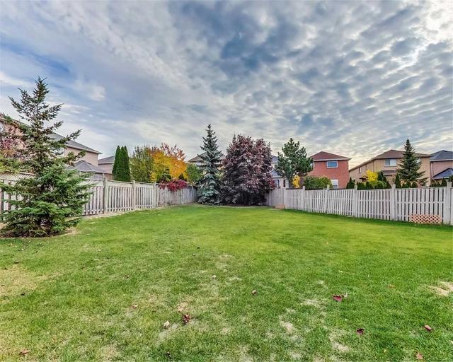 869 Mays Cres, House detached with 4 bedrooms, 3 bathrooms and 3 parking in Mississauga ON | Image 25