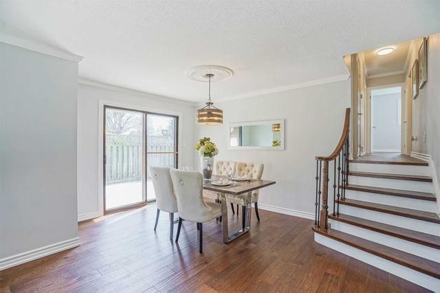 15 Southdale Dr, House detached with 4 bedrooms, 3 bathrooms and 8 parking in Markham ON | Image 2