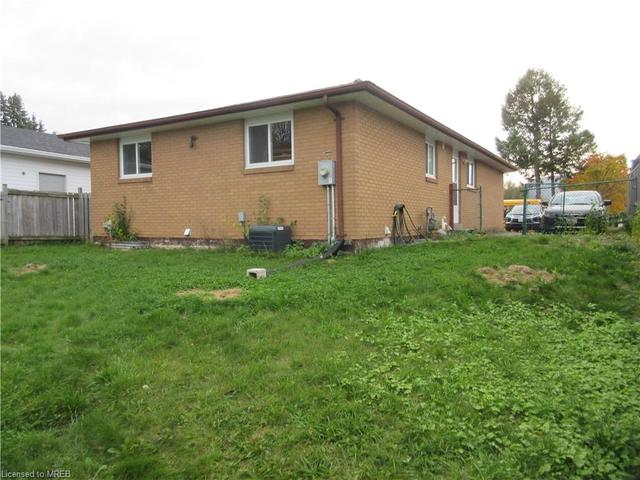 110 Hazelglen Drive, House detached with 5 bedrooms, 2 bathrooms and 4 parking in Kitchener ON | Image 12