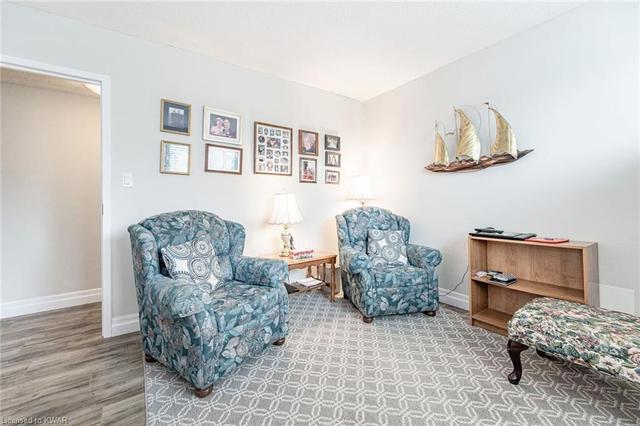 205 - 250 Glenridge Drive, House attached with 3 bedrooms, 2 bathrooms and 1 parking in Waterloo ON | Image 26