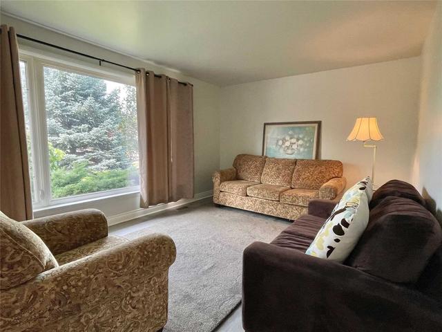 1350 Rebecca St, House detached with 3 bedrooms, 2 bathrooms and 4 parking in Oakville ON | Image 4