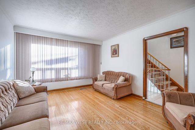6 Dalrymple Dr, House semidetached with 3 bedrooms, 3 bathrooms and 3 parking in Toronto ON | Image 34