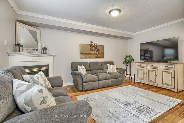 362 Mcbride Cres, House detached with 3 bedrooms, 4 bathrooms and 6 parking in Newmarket ON | Image 7