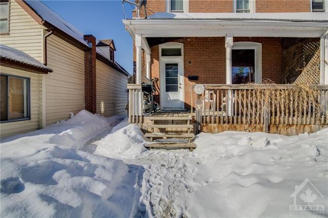 38 Pearl Street E, Home with 4 bedrooms, 2 bathrooms and 2 parking in Brockville ON | Image 4