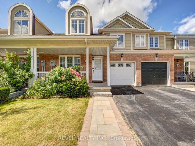 29 Irene Cres, House attached with 3 bedrooms, 3 bathrooms and 3 parking in Brampton ON | Image 12