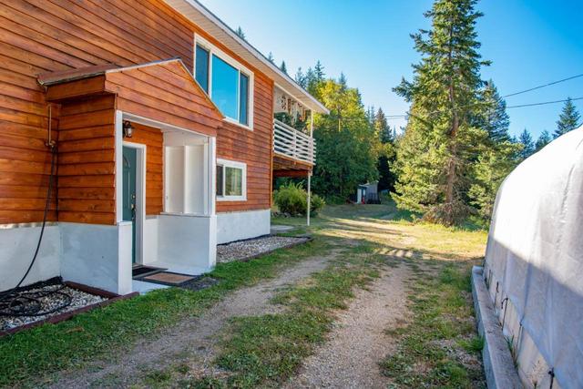 1110 Highway 22, House detached with 3 bedrooms, 1 bathrooms and null parking in Kootenay Boundary B BC | Image 9