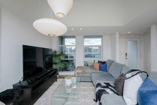 1106 12 Avenue Sw, Home with 2 bedrooms, 2 bathrooms and 2 parking in Calgary AB | Image 6