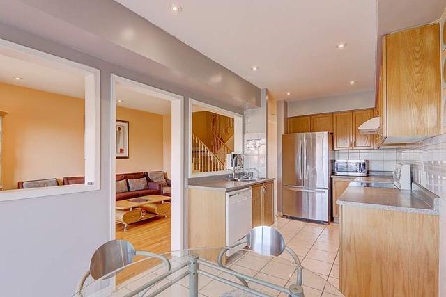 8 Pikake Crt, House attached with 3 bedrooms, 3 bathrooms and 3 parking in Vaughan ON | Image 10