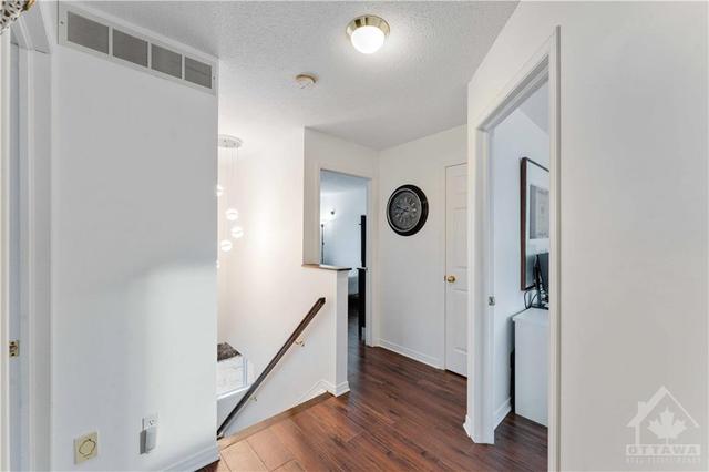 2 Barnaby Private, Townhouse with 3 bedrooms, 2 bathrooms and 2 parking in Ottawa ON | Image 18