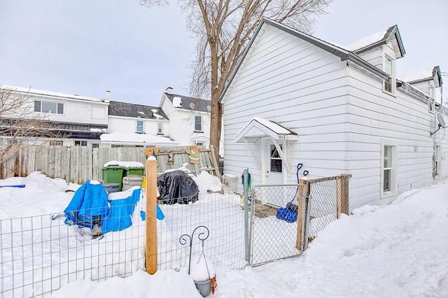 304 Christie Street, House detached with 3 bedrooms, 1 bathrooms and 3 parking in Pembroke ON | Image 2