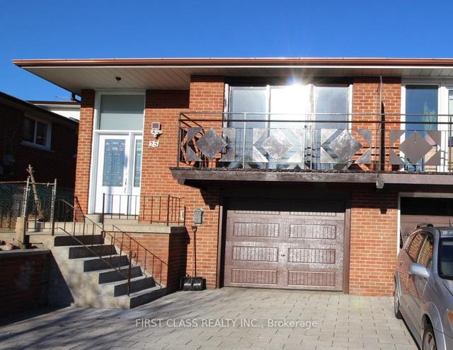 25 Futura Dr, House semidetached with 4 bedrooms, 3 bathrooms and 4 parking in Toronto ON | Image 1