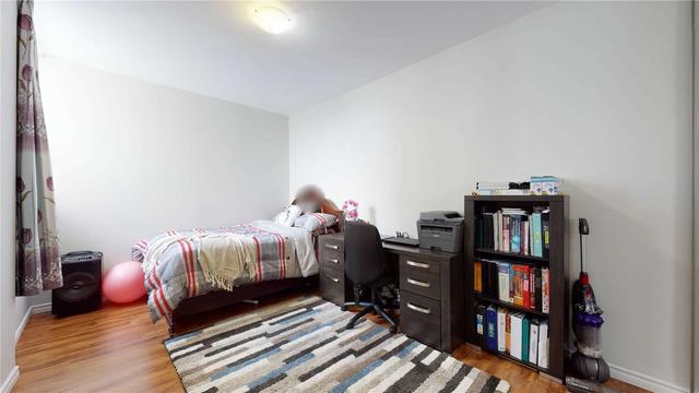 ph04 - 5 Massey Sq, Condo with 2 bedrooms, 1 bathrooms and 0 parking in Toronto ON | Image 3