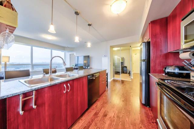 1202 - 15 Legion Rd, Condo with 2 bedrooms, 1 bathrooms and 1 parking in Toronto ON | Image 6