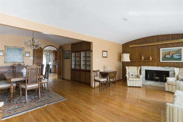 90 Gulliver Rd, House detached with 4 bedrooms, 4 bathrooms and 8 parking in Toronto ON | Image 2