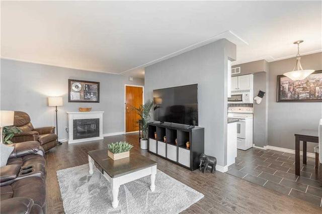 209 - 11 Woodman Dr S, Condo with 1 bedrooms, 1 bathrooms and 1 parking in Hamilton ON | Image 5