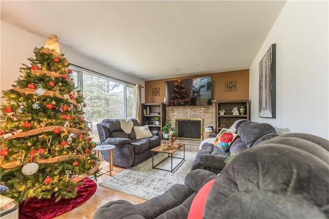 447 Achray Road, House detached with 4 bedrooms, 2 bathrooms and 6 parking in Laurentian Valley ON | Image 11