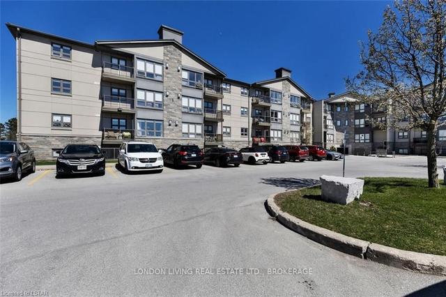 403 - 1 Jacksway Cres, Condo with 2 bedrooms, 2 bathrooms and 1 parking in London ON | Image 1