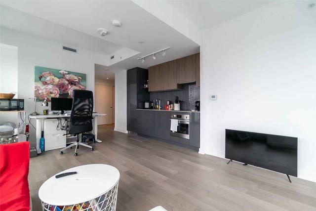 3109 - 161 Roehampton Ave, Condo with 2 bedrooms, 2 bathrooms and 1 parking in Toronto ON | Image 22