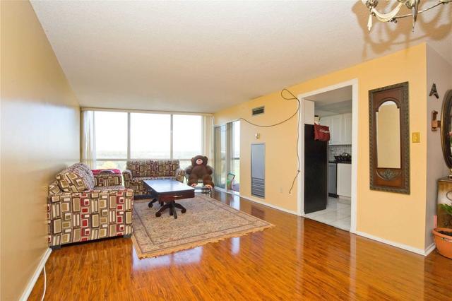 1105 - 10 Markbrook Lane, Condo with 2 bedrooms, 2 bathrooms and 1 parking in Toronto ON | Image 2