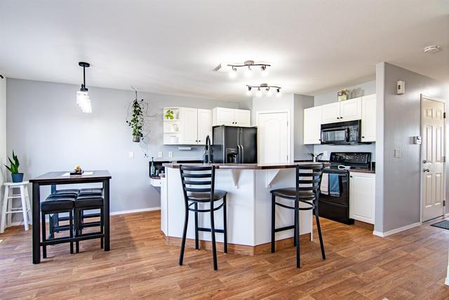 28 Arthur Close, Home with 2 bedrooms, 2 bathrooms and 4 parking in Red Deer AB | Image 6