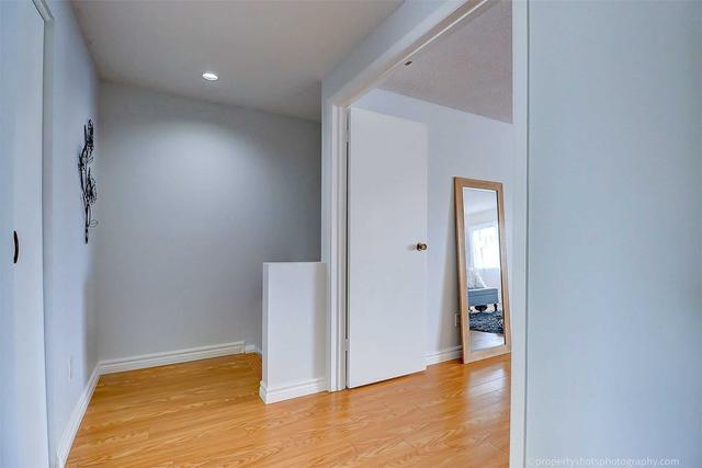 104 Bellefontaine St, House attached with 3 bedrooms, 3 bathrooms and 3 parking in Toronto ON | Image 9